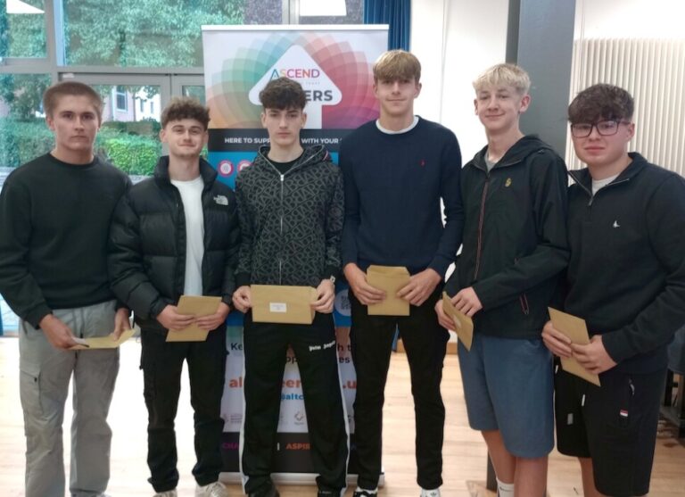 https://kingsburygreenacademy.com/