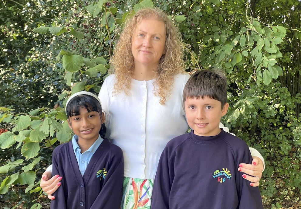 Roundhill Primary Emma cooper with (left) zane and (right) tiege (1)