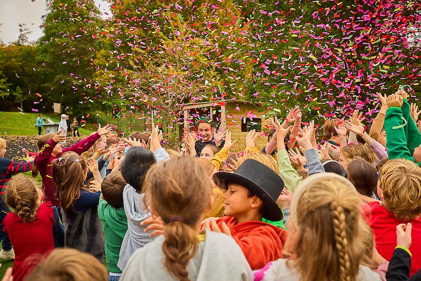 Kes bath giving day celebrations. copyright adam gault