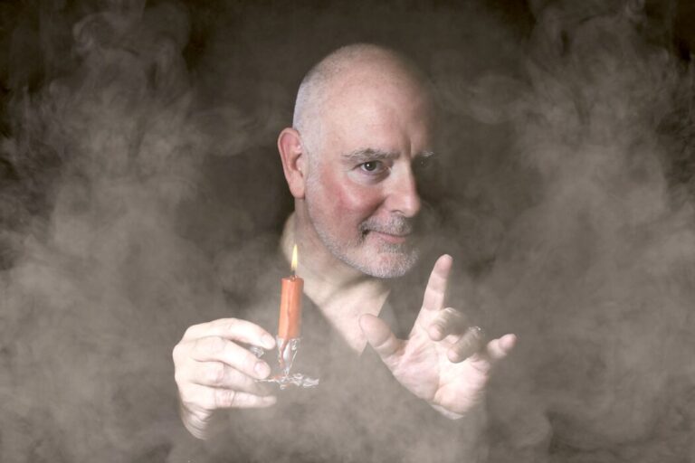 1. guy masterson stars in a christmas carol credit © brigitta scholz mastroianni nux photography