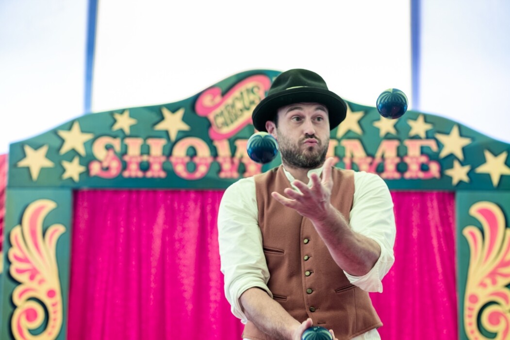 Paddock Circus Festival brings big top shows, theatre and workshops to Beckford’s Tower on 19 July 2026, with family-friendly fun all day.
