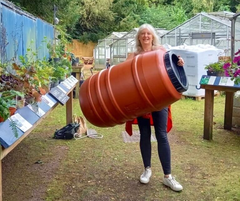 Eight Bath community projects including Oldfield School and Royal Victoria Park will benefit from more than £270,000 in new funding.