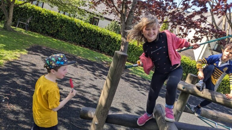 FUNdays Club at Fitzmaurice Primary School in Bradford on Avon has been ranked in the top 1% nationally following a glowing Ofsted inspection.