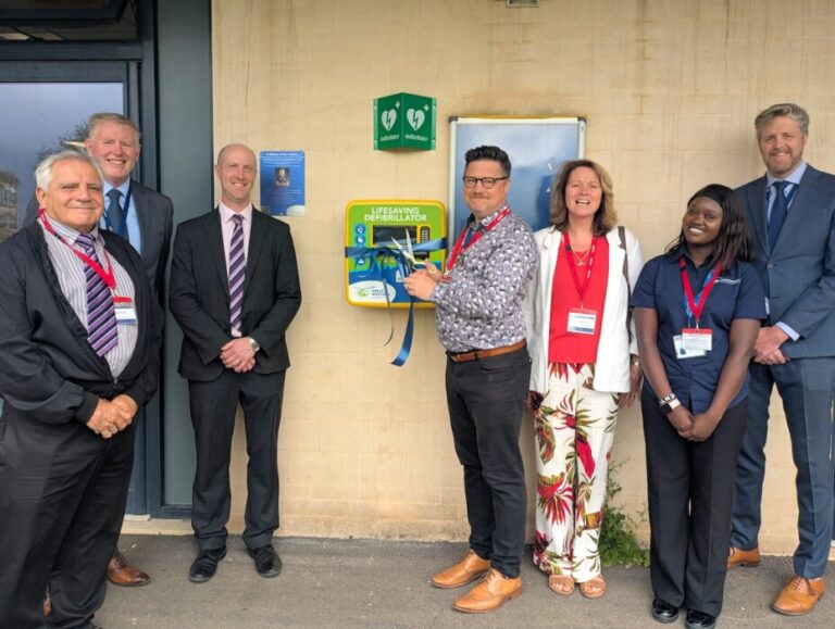 Beechen Cliff School has unveiled Bath's first public access defibrillator funded by the Sam Polledri Foundation and Great Western Air Ambulance Charity.