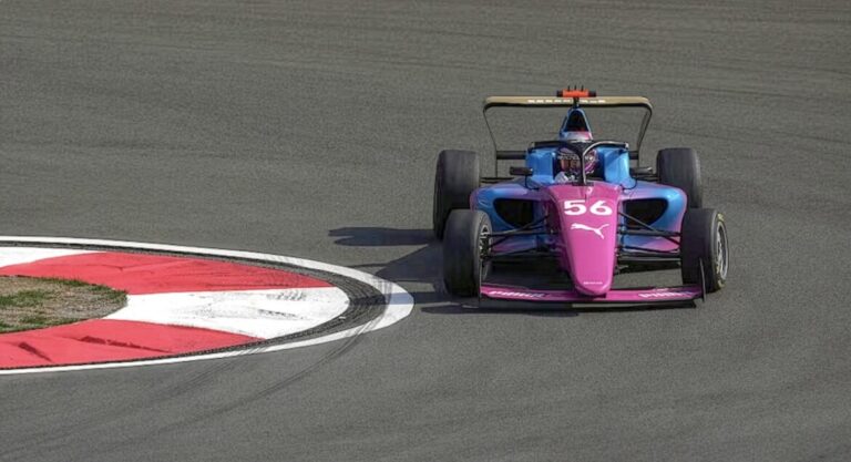 F1 Academy driver Rachel Robertson has thanked Wiltshire College & University Centre for supporting her racing career while she completed her Motorsport Engineering course.
