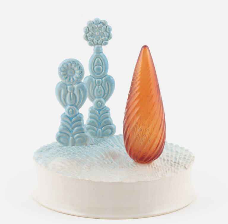 Richard Slee Uplands 210 2021 Glazed ceramic and glass 22.5 x 22.5 x 22.3 cm 8 7 8 x 8 7 8 x 8 3 4 in R SLE0827 scaled e1782983866276 768x754
